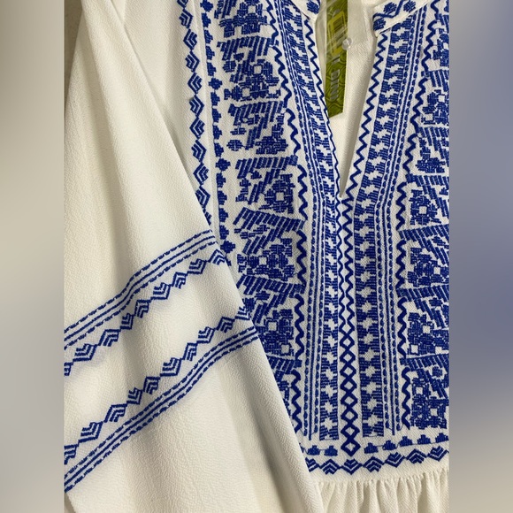 NWT Gianni Bini Riley Blouse the Pool Party Collection Ivory Blue Embroidery - Picture 3 of 9